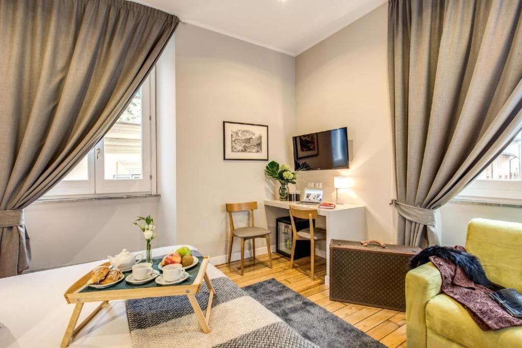 Отель Tlv Navona Рим Экстерьер фото